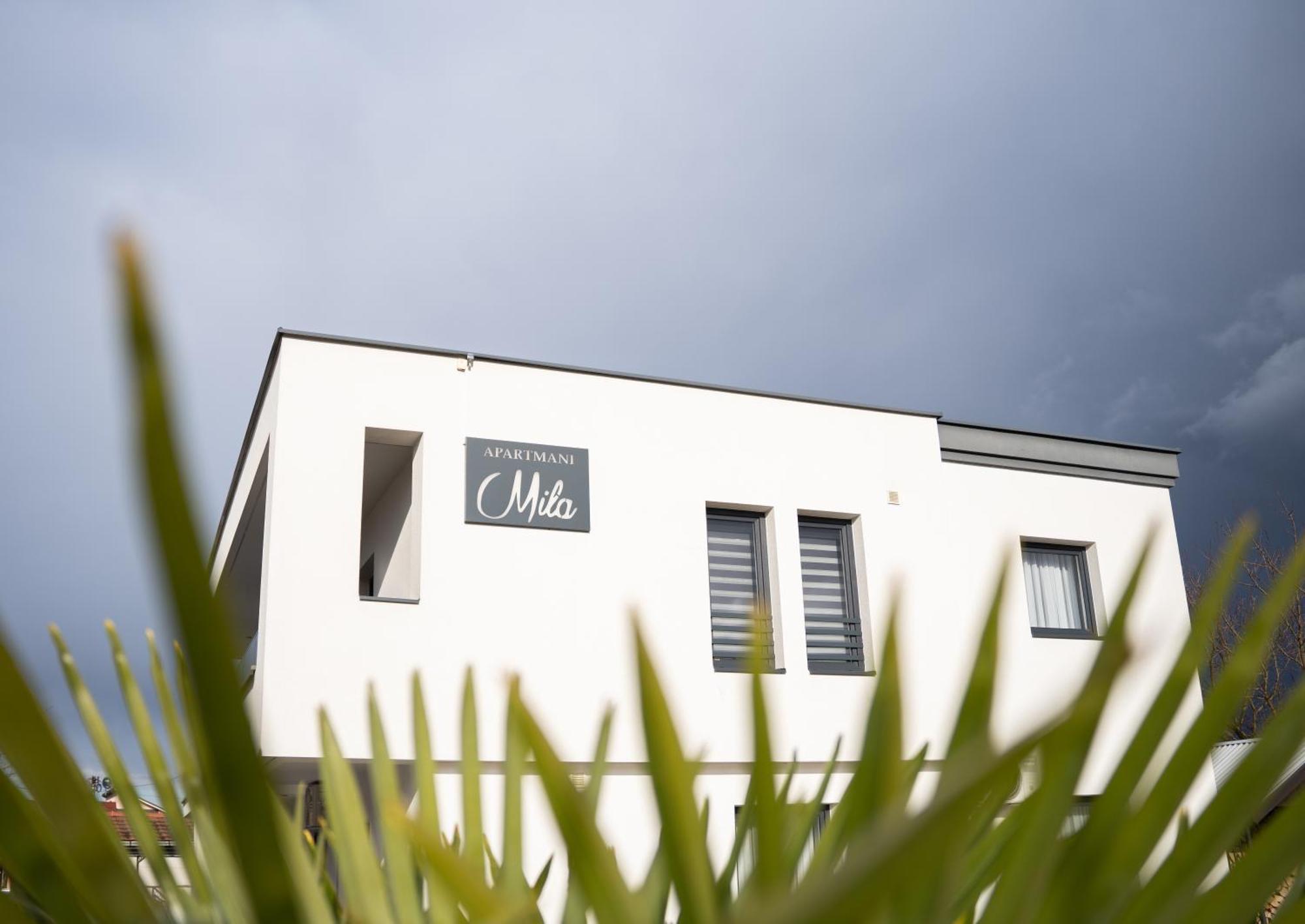 Apartmani Mila Laktasi Exterior photo